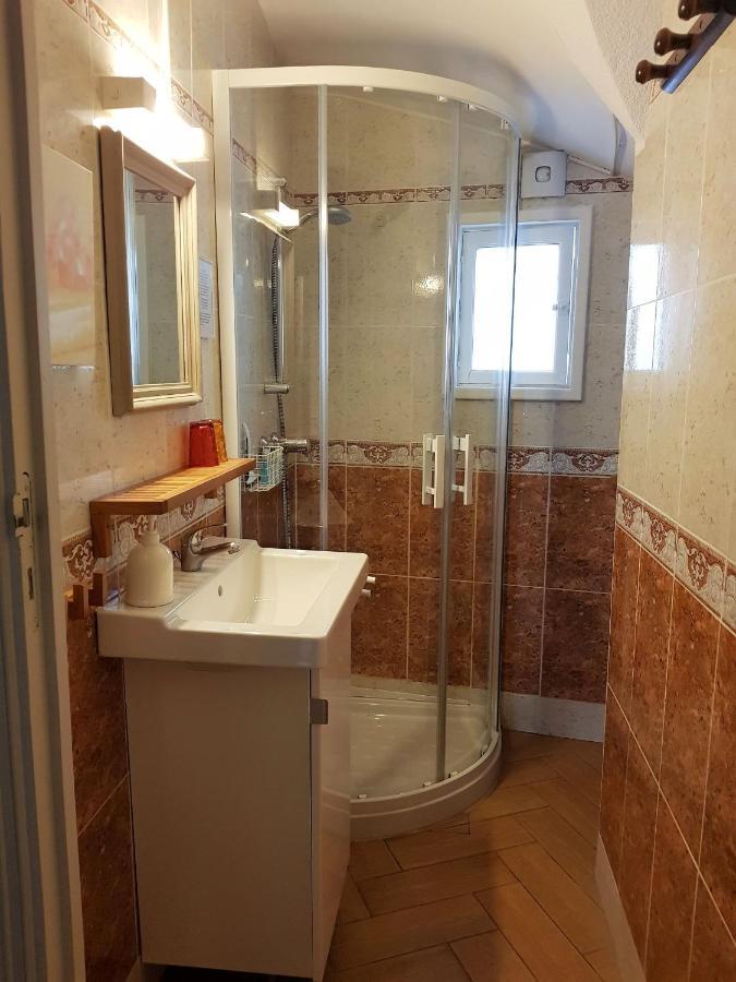 Chambres D'Hotes Et Gites- L'Abri Sous Roche Tautavel Eksteriør bilde