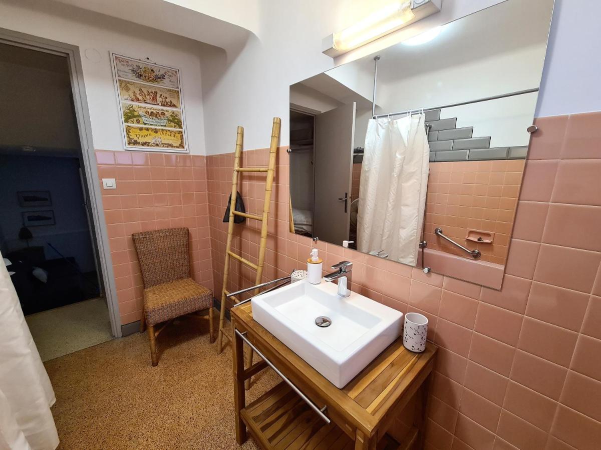 Chambres D'Hotes Et Gites- L'Abri Sous Roche Tautavel Eksteriør bilde